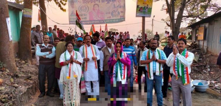 দলীয় প্রার্থীদের জেতাতে গুসকরায় মাটি কামড়ে পড়ে আছেন তৃণমূল সাংসদ