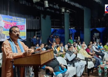 ‘জগাই-মাধাই-গদাইয়ের সঙ্গে উন্নয়নের লড়াই’ : বিরোধীদের কটাক্ষ অরূপ বিশ্বাসের,পালটা কটাক্ষ বিজেপির