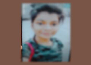 অন্তরঙ্গ মুহুর্তের ছবি ক্যামেরাবন্দি করে ব্লাকমেলিং, কালনায় আত্মঘাতী কলেজ ছাত্রী