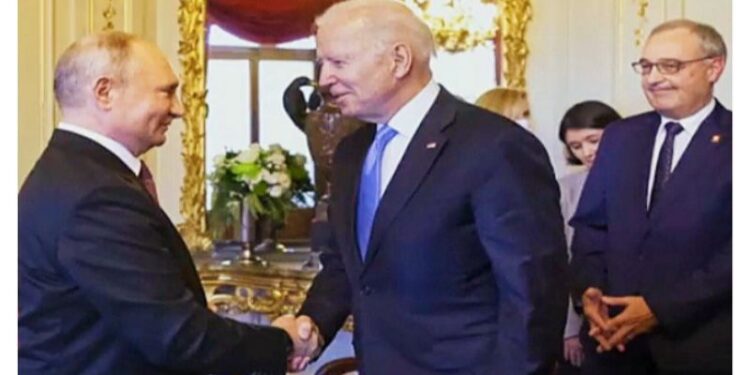 যে কোনও শর্তে রুশ প্রেসিডেন্টের সঙ্গে সাক্ষাৎ করতে ইচ্ছুক মার্কিন প্রেসিডেন্ট