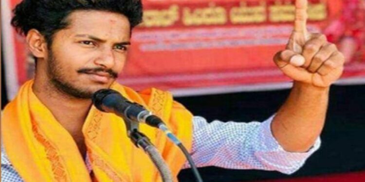 কর্ণাটকের শিবমোগায় বজরং দলের কর্মীকে কুপিয়ে খুন,ঘটনার আগে গেরুয়া শালের সমর্থন ও হিজাবের বিরোধিতা করে সোশ্যাল মিডিয়ায় পোস্ট করেছিলেন ওই যুবক