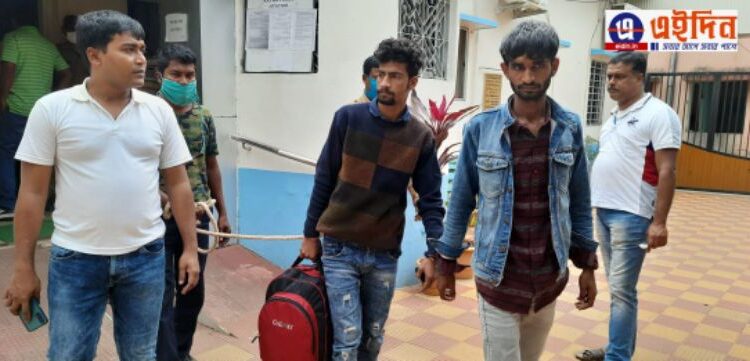 কাটোয়ায় গ্রেফতার বিহারের ২ অস্ত্র কারবারী, উদ্ধার আগ্নেয়াস্ত্র