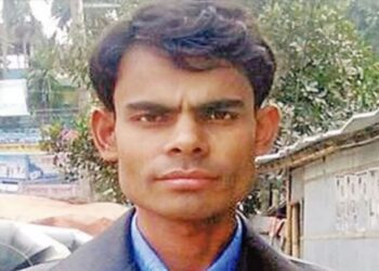 টানা ১৪ দিন মৃত্যুর সঙ্গে পাঞ্জা লড়ে মারা গেলেন পিক-আপ ভ্যানের ধাক্কায় আহত রক্তিম শীল, প্রত্যাশা মতই বিষয়টি নিছক দূর্ঘটনা বলে দাবি করছে বাংলাদেশের পুলিশ