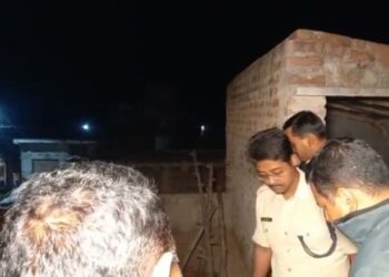 বল ভেবে খেলতে গিয়ে বোমা বিস্ফোরণে মৃত ১ শিশু, গুরুতর জখম ৩, গ্রেফতার এক