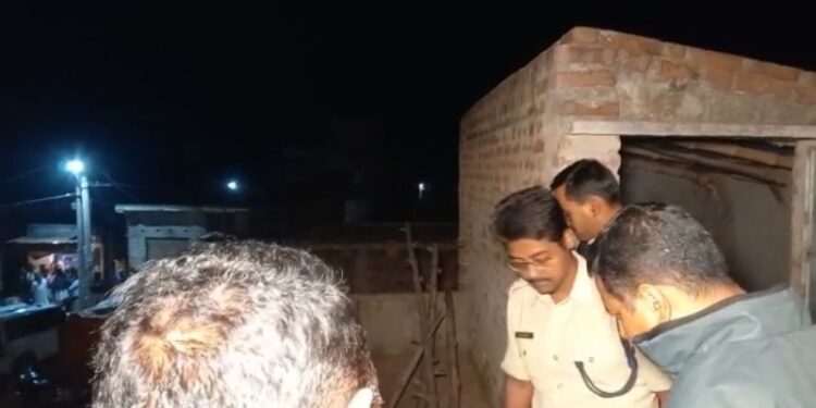 বল ভেবে খেলতে গিয়ে বোমা বিস্ফোরণে মৃত ১ শিশু, গুরুতর জখম ৩, গ্রেফতার এক