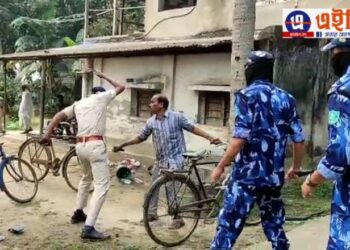 তৃণমূলের বিরুদ্ধে বুথ দখলের অভিযোগ পূর্ব বর্ধমানের গুসকরায়, পুলিশ-জনতা খন্ডযুদ্ধ,পুলিশের লাঠিচার্জ, পালটা ইঁট বৃষ্টি,জখম ৪ পুলিশকর্মী