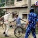 তৃণমূলের বিরুদ্ধে বুথ দখলের অভিযোগ পূর্ব বর্ধমানের গুসকরায়, পুলিশ-জনতা খন্ডযুদ্ধ,পুলিশের লাঠিচার্জ, পালটা ইঁট বৃষ্টি,জখম ৪ পুলিশকর্মী