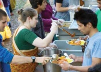 ইউক্রেনের মানুষদের দিকে সাহায্যের হাত বাড়িয়ে দিল ইসকন মন্দির