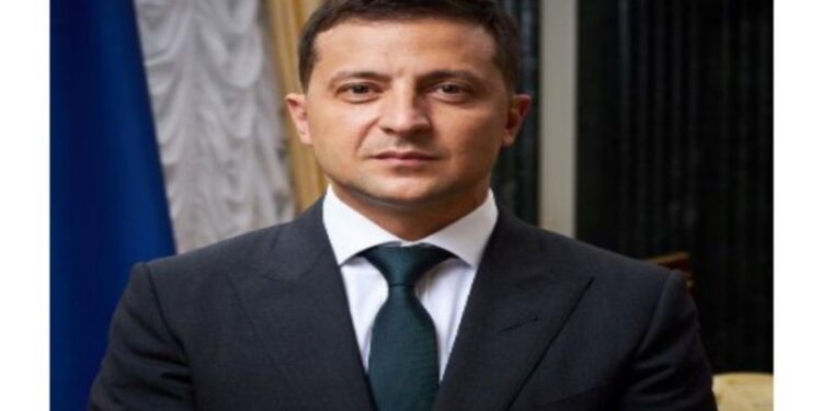 আগামী ২৪ ঘণ্টা অত্যন্ত গুরুত্বপূর্ণ হতে চলেছে বলে জানিয়েছেন ইউক্রেনের প্রেসিডেন্ট জেলেনস্কি