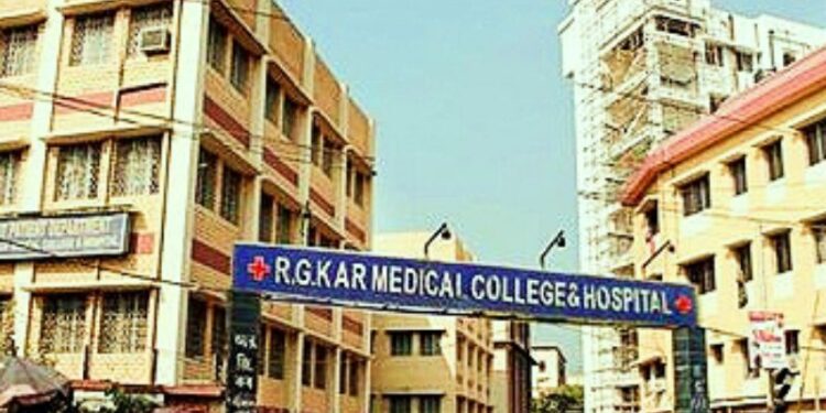 আরজিকর হাসপাতালের পাঁচতলা থেকে ঝাঁপ দিয়ে আত্মঘাতী চিকিৎসাধীন বৃদ্ধ