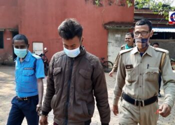 পূর্ব বর্ধমানের কেতুগ্রামে আগ্নেয়াস্ত্রসহ গ্রেফতার কুখ্যাত দুষ্কৃতি