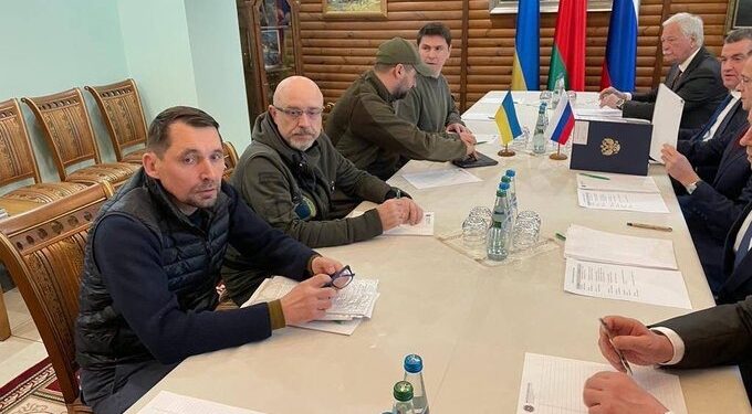 ইউক্রেনে গুলিবিদ্ধ আরও এক ভারতীয় পড়ুয়া,দ্বিতীয় বৈঠকে ‘মানবিক করিডোর’ খুলতে সম্মত যুযুধান দু’দেশ