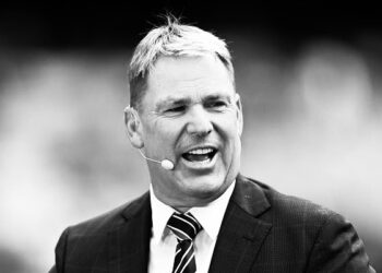 হৃদরোগে আক্রান্ত হয়ে মারা গেলেন কিংবদন্তি অস্ট্রেলিয়ান ক্রিকেটার শেন ওয়ার্ন