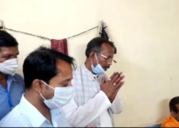 ভগবানের মাহাত্মের কথা শুনে শিবরাত্রিতে মন্দিরে গিয়ে শিব পুজো সারলেন খান সাহেব