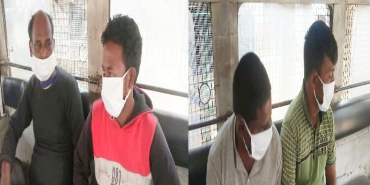 গ্রাম বাঁচাতে অবৈধ বালি খাদান বন্ধের জন্য মুখ্যমন্ত্রীর কাছে আর্জি জানালেন শম্ভুপুর গ্রামের বাসিন্দারা