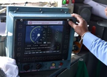 দেশীয় প্রযুক্তিতে তৈরি স্বয়ংক্রিয় ট্রেন সুরক্ষা ব্যবস্থা “কবচ”-এর সফল পরীক্ষা করল ভারতীয় রেল