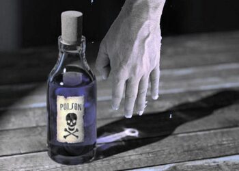 যোগী রাজ্যে অভাবের তাড়নায় তিন শিশুসন্তানের সঙ্গে বিষপান গৃহবধুর, মৃত মহিলা ও তাঁর ছেলে,আশঙ্কাজনক দুই শিশুকন্যা