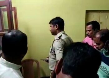 বাঁকুড়ায় বাড়িতে দুঃসাহসিক চুরি, খোওয়া গেছে নগদ টাকা-সোনার গহনসহ কয়েক লক্ষ টাকার সামগ্রী