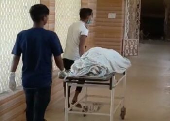 রবিনসন স্ট্রিটে কাণ্ডের পুনরাবৃত্তি এবার মেমারিতে, দিদির পচাগলা মৃতদেহের সঙ্গে পাঁচ দিন শুয়ে বসে  কাটালেন বোন