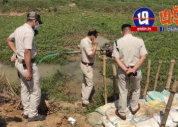 আউশগ্রামে কৌটো বোমা ফেটে আহত কলেজ ছাত্রসহ ৩