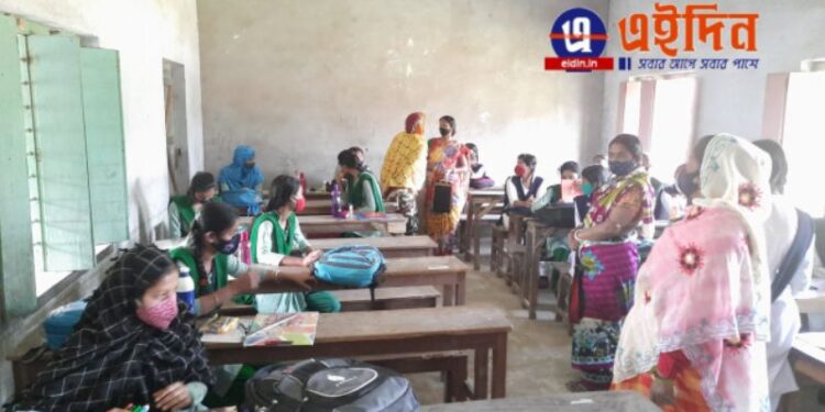 অ্যাডমিট কার্ড পেয়েও এই বছর পূর্ব বর্ধমানে হাজারের বেশী পরীক্ষার্থী মাধ্যমিক পরীক্ষা কেন্দ্রে পা রাখলো না