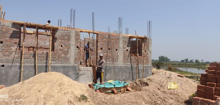 নিজের শেষ সম্বল দিয়ে অসহায় মহিলা ও শিশুদের জন্য অনাথ আশ্রম তৈরি করছেন অবসরপ্রাপ্ত কলেজ শিক্ষক