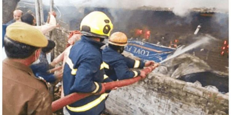 জম্মু শহরের দোকানে এলপিজি সিলিন্ডার বিস্ফোরণে ৪ জনের মৃত্যু, আহত ১৫