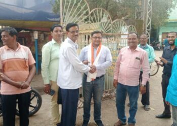 মিড ডে মিলের চাল ওজনে কম !  বিডিওকে অভিযোগ জানালেন শিক্ষকরা