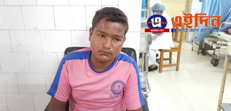 কাটোয়ায় পরীক্ষাকেন্দ্র চত্বরের মধ্যেই সহপাঠীদের সমবেত হামলায় জখম এক মাধ্যমিক পরীক্ষার্থী