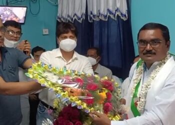 নির্বিঘ্নে সম্পন্ন হল দাঁইহাট পুরসভার কাউন্সিলরদের শপথ গ্রহণ