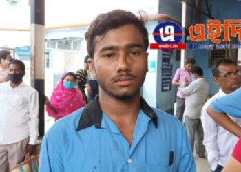 প্রশ্নের উত্তর না বলায় এক পরীক্ষার্থীকে বেদম পেটালো কয়েকজন সহপাঠী