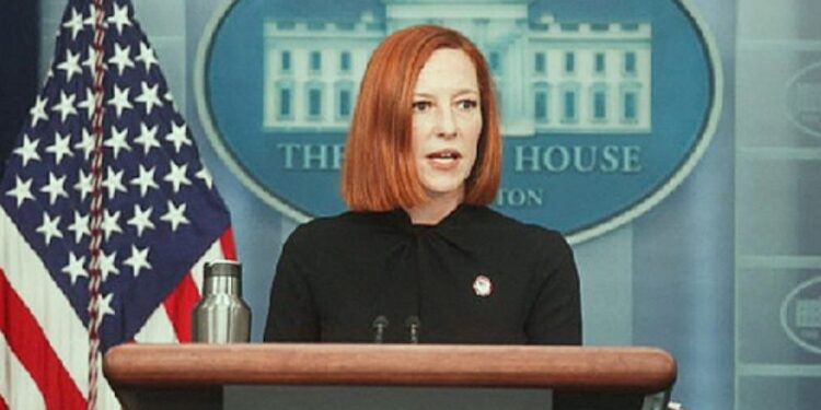 “ভারত রাশিয়ার অশোধিত তেলের ছাড়ের প্রস্তাব গ্রহণ করলে আমেরিকান নিষেধাজ্ঞার লঙ্ঘন হবে না” : হোয়াইট হাউস