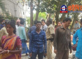 কম টাকার টেন্ডার দেখিয়ে বৃক্ষপাটা প্রাপকদের বঞ্চিত করার চেষ্টার অভিযোগে পঞ্চায়েতে বিক্ষোভ