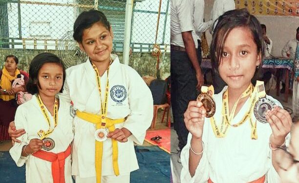 জাতীয় স্তরের ক্যারাটে প্রতিযোগিতায় সাফল্য পেল গঙ্গারামপুরের তিন কন্যা