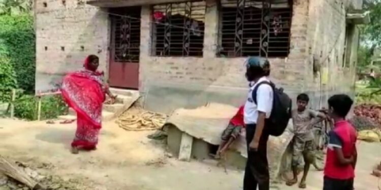 বাড়িতে টুলু পাম্প চালাতে গিয়ে বিদ্যুৎপৃষ্ঠ হয়ে মৃত্যু মাধ্যমিক পরীক্ষার্থীর