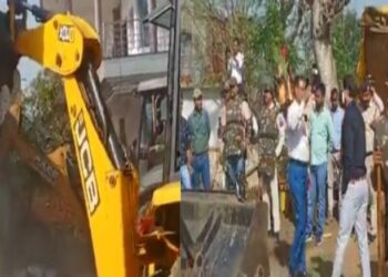 মধ্যপ্রদেশে তরুনীকে গনধর্ষণের ঘটনায় মূল অভিযুক্তের বাড়ি বুলডোজার দিয়ে গুঁড়িয়ে দিল রাজ্য সরকার