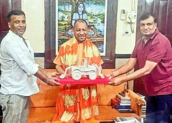 ‘বুলডোজার বাবা’ যোগী জিততেই বুলডোজারের চাহিদা বেড়েছে উত্তরপ্রদেশে