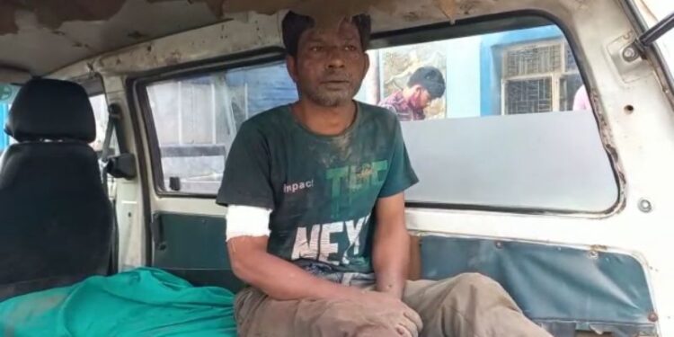 কালিয়াচকে চোর সন্দেহে যুবককে গণধোলাই