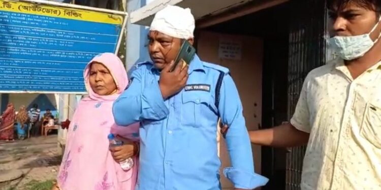 ব্যাঙ্ক ডাকাতি রুখতে গিয়ে আক্রান্ত নিরাপত্তার দায়িত্বে থাকা সিভিক ভলান্টিয়ার