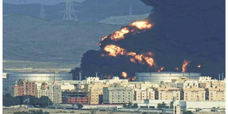 সৌদির তেল ডিপোতে হামলা চালালো ইয়েমেনের বিদ্রোহীরা