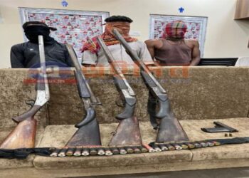 দ্বিতীয় ‘বগটুই’ হতে গিয়ে বাঁচলো কাটোয়া, উদ্ধার প্রচুর আগ্নেয়াস্ত্র ও বোমা, গ্রেফতার ৩