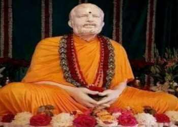 “গুরুর কৃপা হলে আর কোন ভয় নাই, তিনি জানিয়ে দেবেন, তুমি কে, তােমার স্বরুপ কি” : শ্রী শ্রী রামকৃষ্ণ পরমহংসের বাণী