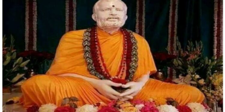 “গুরুর কৃপা হলে আর কোন ভয় নাই, তিনি জানিয়ে দেবেন, তুমি কে, তােমার স্বরুপ কি” : শ্রী শ্রী রামকৃষ্ণ পরমহংসের বাণী