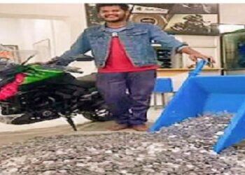তিন বছর ধরে এক টাকা করে জমিয়ে ২.৬০ লাখের বাইক কিনলেন যুবক