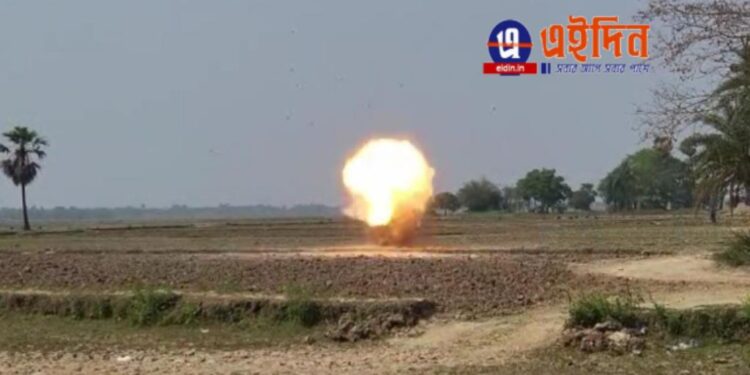 ফের প্রচুর বোমা ও আগ্নেয়াস্ত্র উদ্ধার পূর্ব বর্ধমানে