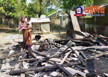 কাটোয়ায় রান্নার গ্যাস সিলিন্ডার লিক করে আগুন ধরে ভস্মীভূত পাশাপাশি ৩ বাড়ি, অগ্নিদগ্ধ ৩ গরু