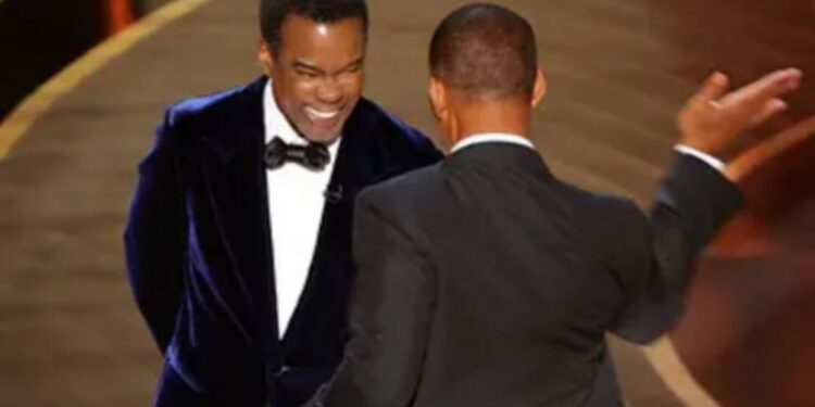 অস্কার মঞ্চে সঞ্চালক ক্রিস রককে চড় মেরে শাস্তির মুখে উইল স্মিথ