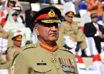 চলতি বছরের শেষের দিকে অবসর নেবেন পাক সেনাপ্রধান