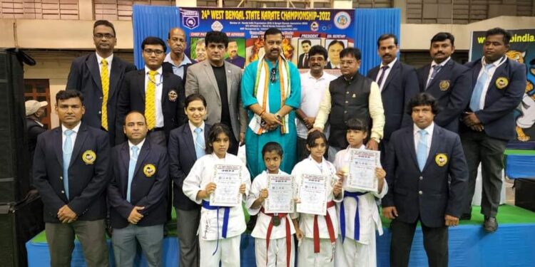 ২৪ তম ওয়েস্ট বেঙ্গল স্টেট ক্যারাটে চ্যাম্পিয়নশিপে পূর্ব বর্ধমানের ঝুলিতে এল ২ টি সোনাসহ ৬ টি পদক