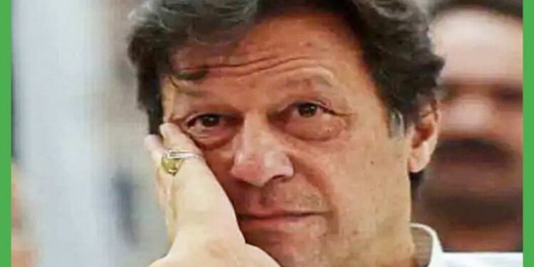 ইমরান খানের ভাগ্য নির্ধারণ আজ, নির্বাচনের দাবি তুললেন স্বরাষ্ট্রমন্ত্রী শেখ রশীদ আহমেদ